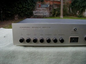 Dumortier Solid State Integrated Amplifier (4)